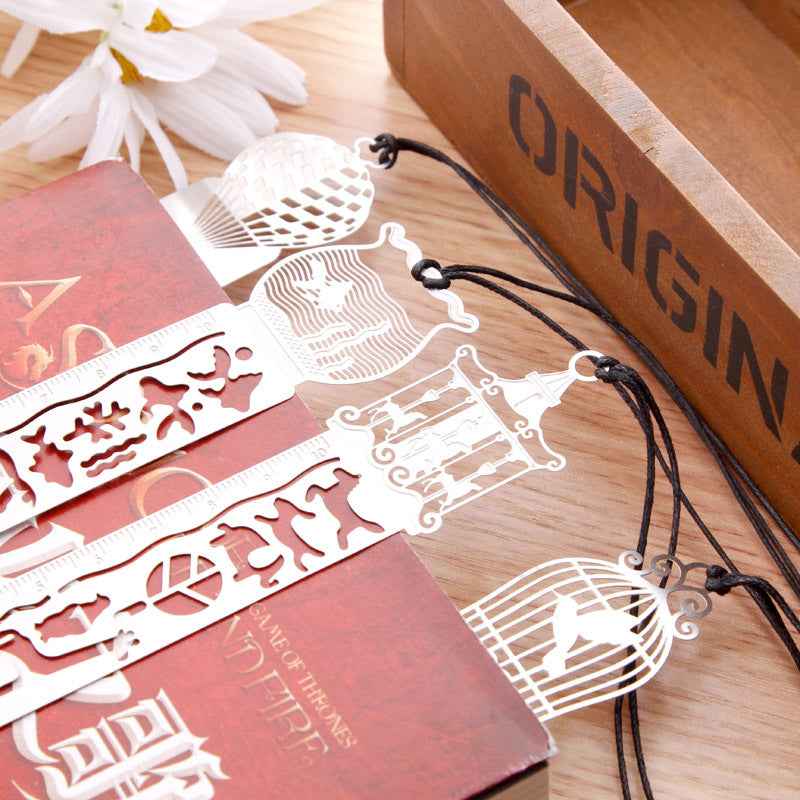 Fashion Personality Hollow Exquisite Metal Bookmark